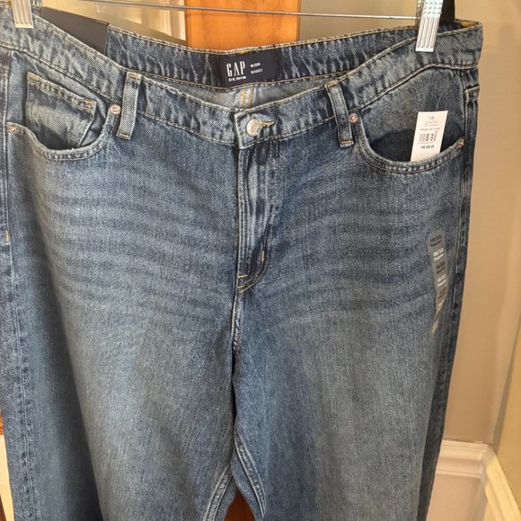 Mid Rise SuperSoft Baggy Wide Leg Jeans Size: 16/33R - Picture 3 of 13